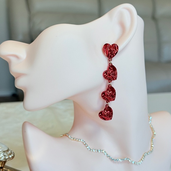 ⚜️ Elegant Red Heart Drop Earrings - Picture 3 of 11